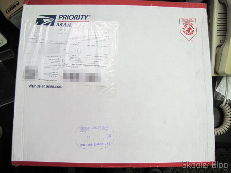 eBay: Roteador Wireless Gigabit 1300Mbps ASUS RT-AC66U (ASUS RT-AC66U 1300 Mbps Gigabit Wireless Router) 3 Caixa da USPS com o Roteador Wireless Gigabit 1300Mbps ASUS RT-AC66U (ASUS RT-AC66U 1300 Mbps Gigabit Wireless Router)