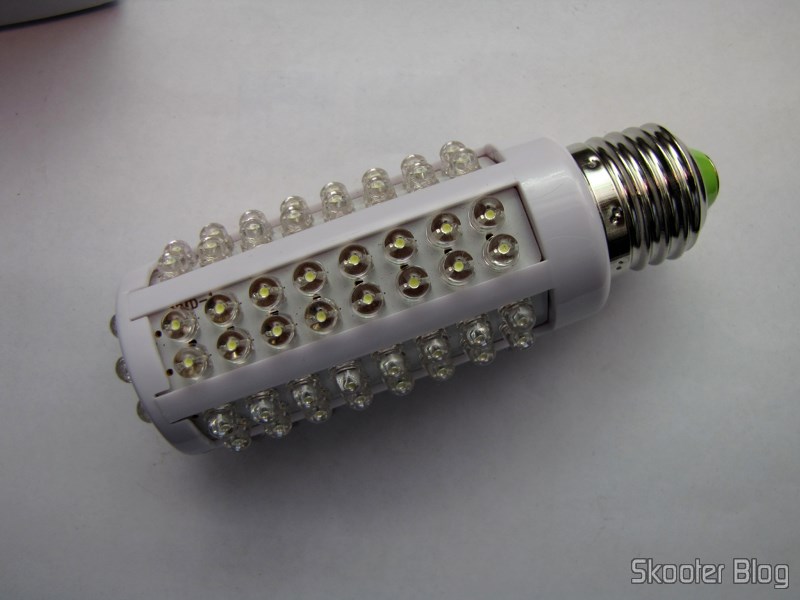 TinyDeal: 3 Lâmpadas com 108 LEDs 600K 5W 360º com conector E27 220V~240V AC (360°5W 6000K White Energy Saving 108-pc LED Lighting Bulb with E27 Screw Cap AC 220V~240V HLB-27961) 6 Lâmpada com 108 LEDs 600K 5W 360º com conector E27 220V~240V AC (360°5W 6000K White Energy Saving 108-pc LED Lighting Bulb with E27 Screw Cap AC 220V~240V HLB-27961)