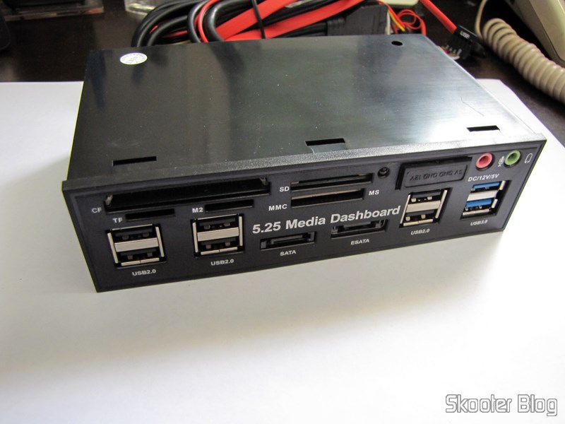 DealExtreme (DX): Painel Frontal 5.25″ Multi-Função Tudo-em-Um USB 2.0 / 3.0 e Leitor de Cartões (All-in-1 5.25″ USB 2.0 / 3.0 Multi-Function Front Panel Media Card Reader Dashboard) 13 Painel Frontal 5.25″ Multi-Função Tudo-em-Um USB 2.0 / 3.0 e Leitor de Cartões (All-in-1 5.25″ USB 2.0 / 3.0 Multi-Function Front Panel Media Card Reader Dashboard)