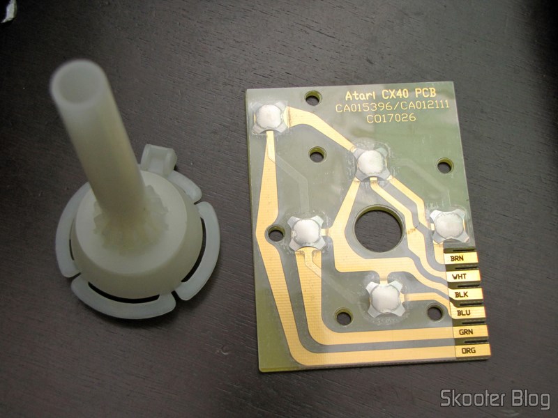 eBay: Kit de Reparo de Joysticks de Atari 2600 CX40 (ATARI 2600 JOYSTICK HEAVY DUTY GOLD REBUILD REPAIR KIT CX40 Refurbish New OEM) 8 A torre e a placa de circuto do Kit de Reparo de Joysticks de Atari 2600 CX40 (ATARI 2600 JOYSTICK HEAVY DUTY GOLD REBUILD REPAIR KIT CX40 Refurbish New OEM)