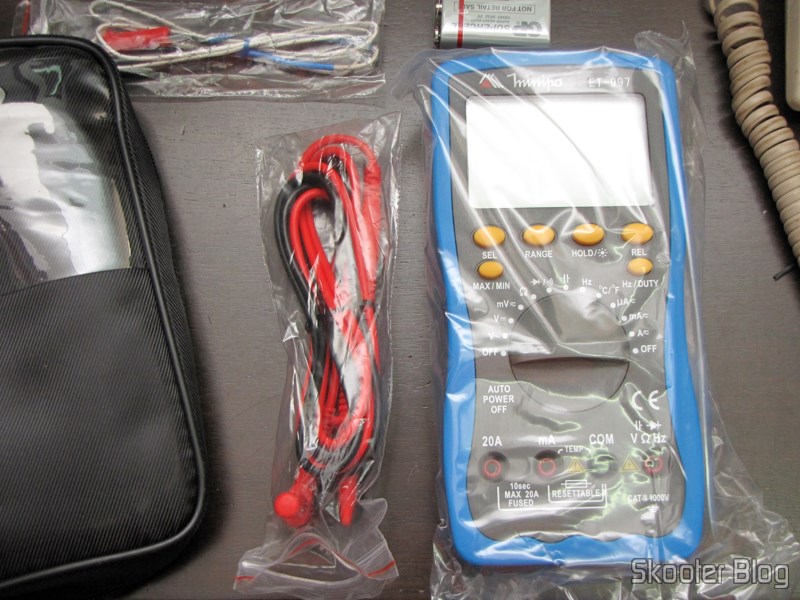 DealExtreme (DX): Multímetro Digital Minipa ET-997 com LCD de 3.0" (Tensão + Corrente + Resistência + Temperatura / 1*6F22) (ET-997 3.0" LCD Handheld Digital Multimeter (Voltage + Current + Resistance + Temperature / 1*6F22)) 15 Multímetro Digital Minipa ET-997 com LCD de 3.0" (Tensão + Corrente + Resistência + Temperatura / 1*6F22) (ET-997 3.0" LCD Handheld Digital Multimeter (Voltage + Current + Resistance + Temperature / 1*6F22)) e seus acessórios