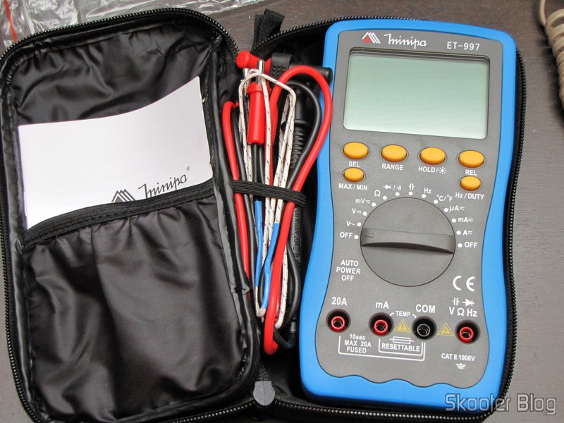 DealExtreme (DX): Multímetro Digital Minipa ET-997 com LCD de 3.0" (Tensão + Corrente + Resistência + Temperatura / 1*6F22) (ET-997 3.0" LCD Handheld Digital Multimeter (Voltage + Current + Resistance + Temperature / 1*6F22)) 23 Multímetro Digital Minipa ET-997 com LCD de 3.0" (Tensão + Corrente + Resistência + Temperatura / 1*6F22) (ET-997 3.0" LCD Handheld Digital Multimeter (Voltage + Current + Resistance + Temperature / 1*6F22)) em sua bolsa