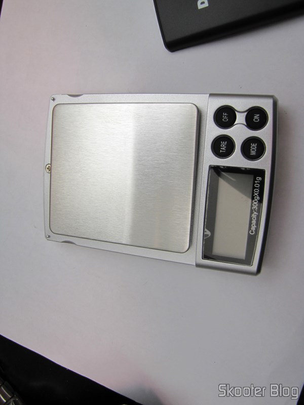 DealExtreme (DX): Balança de Precisão Digital de Bolso (Máximo 300g / Resolução 0.01g) (Precision Digital Pocket Scale (300g Max / 0.01g Resolution)) 12 Balança de Precisão Digital de Bolso (Máximo 300g / Resolução 0.01g) (Precision Digital Pocket Scale (300g Max / 0.01g Resolution))