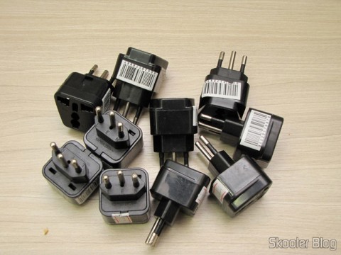 10 Adaptadores de Plug de Energia com 3 pinos de Australiano, Norte-Americano, Reino Unido e Europeu para Novo Padrão Brasileiro (3-PIN AU / US / UK / EU to Brazil Travel Power Plug Adapter)