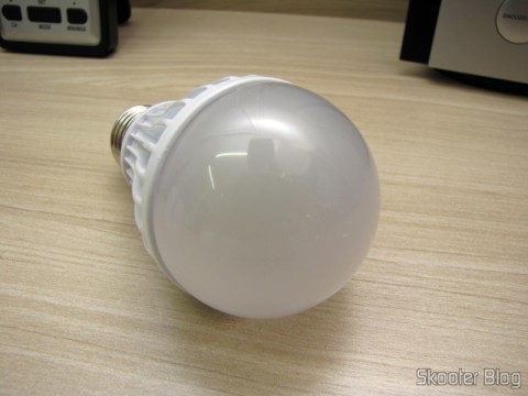 Lâmpada LED 9W Luz Branca 7000K 1100 lumens E27 COB LED (110~220V) (E27 9W 1100lm 7000K White Light COB 1-LED Bulb – White (110~220V))