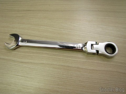 DealExtreme (DX): Chaves Combinadas (Chaves de Boca) com Catraca Articulada Aço Cromo-Vanádio REWIN 9mm, 13mm, 14mm, e 15mm 14 Chave Combinada (Chave de Boca) com Catraca Articulada Aço Cromo-Vanádio 13mm REWIN (REWIN RJ-313 Chrome-Vanadium Steel 2-in-1 13mm Open End + Double Box End Combination Wrench)