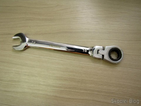 DealExtreme (DX): Chaves Combinadas (Chaves de Boca) com Catraca Articulada Aço Cromo-Vanádio REWIN 9mm, 13mm, 14mm, e 15mm 18 Chave Combinada (Chave de Boca) com Catraca Articulada Aço Cromo-Vanádio 14mm REWIN (REWIN RJ-314 Chrome-Vanadium Steel 2-in-1 14mm Open End + Double Box End Combination Wrench)
