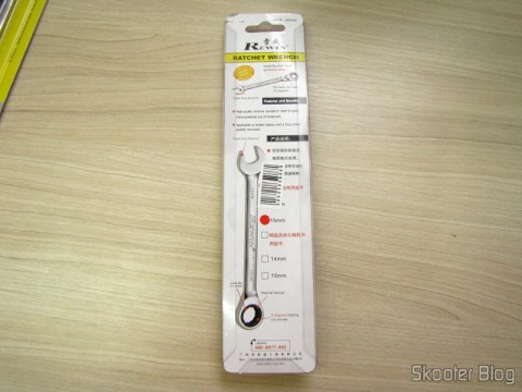 DealExtreme (DX): Chaves Combinadas (Chaves de Boca) com Catraca Articulada Aço Cromo-Vanádio REWIN 9mm, 13mm, 14mm, e 15mm 22 Chave Combinada (Chave de Boca) com Catraca Aço Cromo-Vanádio 15mm REWIN (Chrome Vanadium Steel Ratchet Combination Spanner Wrench (15mm)), em sua embalagem