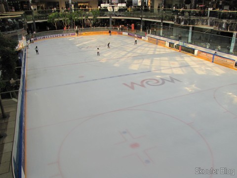 Pista de patinação no gelo no West Edmonton Mall
