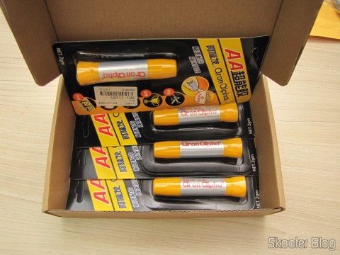 Caixa com os 4 Tubos de Super Cola Instantânea Aron Alpha (Aron Alpha Instant Super Glue)