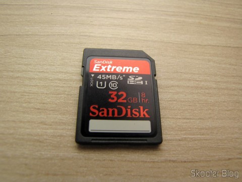 Cartão de Memória Sandisk Extreme 32GB SDHC Classe 10 UHS-1 45MB/s SDSDX-032G-AFFP (SanDisk Extreme 32 GB SDHC Class 10 UHS-1 Flash Memory Card 45MB/s SDSDX-032G-AFFP)