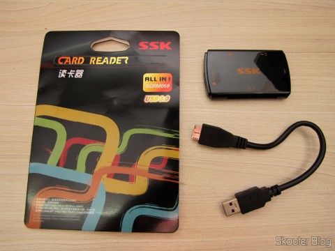 DealExtreme (DX): Leitor de Cartões SD, Micro SD / TF / MS / CF SSK SCRM059 USB 3.0 Alta Velocidade 5Gbps 9 Leitor de Cartões SD, Micro SD / TF / MS / CF SSK SCRM059 USB 3.0 Alta Velocidade 5Gbps (SSK SCRM059 High Speed 5Gbps USB 3.0 SD, Micro SD / TF / MS / CF Card Reader - Black (64GB)), com sua embalagem e cabo
