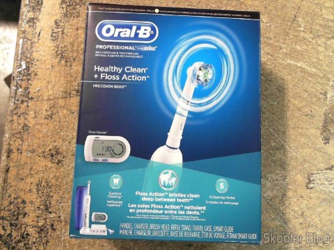 Escova de Dentes Elétrica Recarregável Oral-B Professional Healthy Clean + Floss Action Precision 5000 (Oral-B Professional Healthy Clean Floss Action Precision 5000 Rechargeable Electric Toothbrush(packaging may vary)), em foto tirada pela Shipito