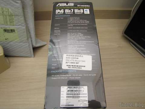 Roteador ASUS RT-AC68U Dual Band Gigabit Router 802.11ac Wireless-AC1900 em sua embalagem