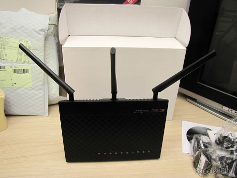 Visão frontal do Roteador ASUS RT-AC68U Dual Band Gigabit Router 802.11ac Wireless-AC1900