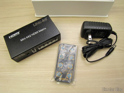 DealExtreme (DX): Matriz HDMI 1080p LINK-MI LM-MX03 - 4 Entradas / 2 Saídas (LINK-MI LM-MX03 1080p HDMI Matrix - Black (4-In / 2-Out)) 10 Matriz HDMI 1080p LINK-MI LM-MX03 - 4 Entradas / 2 Saídas (LINK-MI LM-MX03 1080p HDMI Matrix - Black (4-In / 2-Out)), controle remoto e fonte