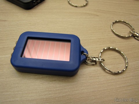 Chaveiros Lanternas com 3 LEDs Auto Recarregáveis com Energia Solar
