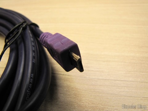 Conector Micro USB de um dos Cabos de Carga e Dados USB macho para Micro USB macho Millionwell 01.0363 com 3 metros (Millionwell 01.0363 USB Male to Micro USB Male Data / Charging Cable - Purple (3m))