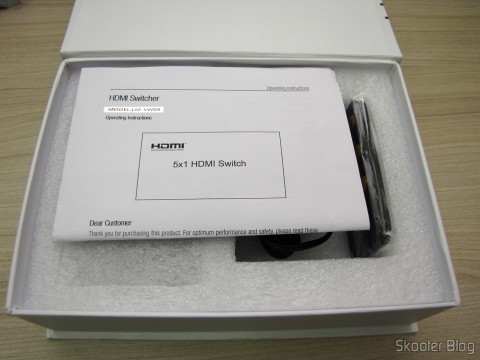 DealExtreme (DX): Switch HDMI c/ Controle Remoto LINK-MI LM-SW04 1080p 3D 5 entradas p/ 1 saída (LINK-MI LM-SW04 1080P 3D 5 in 1 out HDMI Switch w/ Remote Control – Black) 7 Abrindo a embalagem do Switch HDMI c/ Controle Remoto LINK-MI LM-SW04 1080p 3D 5 entradas p/ 1 saída (LINK-MI LM-SW04 1080P 3D 5 in 1 out HDMI Switch w/ Remote Control - Black)