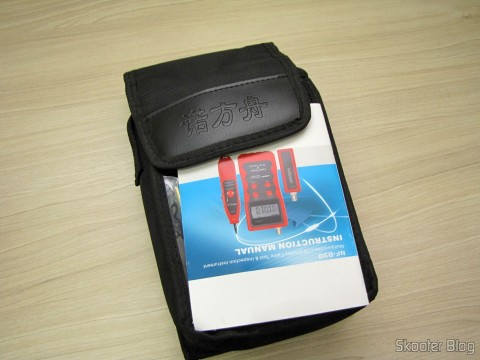 Manual de Instruções e Bolsa do Testador de Cabos de Rede LAN, Telefone, USB, BNC e Firewire com Rastreador de Cabos e Display LCD (Network LCD LAN Cable Tester Phone Wire Tracker RJ45 RJ11 BNC USB Scanner 5E, 6E)