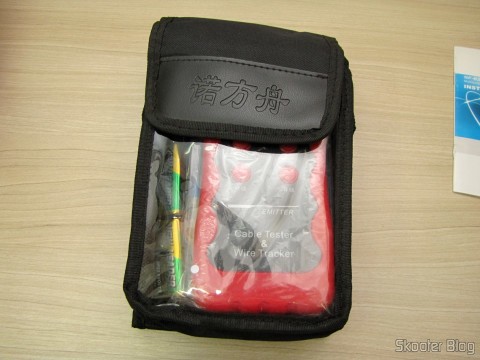 Testador de Cabos de Rede LAN, Telefone, USB, BNC e Firewire com Rastreador de Cabos e Display LCD (Network LCD LAN Cable Tester Phone Wire Tracker RJ45 RJ11 BNC USB Scanner 5E, 6E) e seus acessórios na bolsa que o acompanha