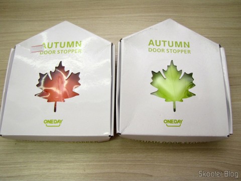 Para-Portas Estilo Folha de Maple Laranja (Maple Leaf Style Door Stopper Guard - Orange) e Para-Portas Estilo Folha de Maple Verde (YSDX-382 Maple Leaf Style EVA Door Stopper - Green), em suas respectivas embalagens