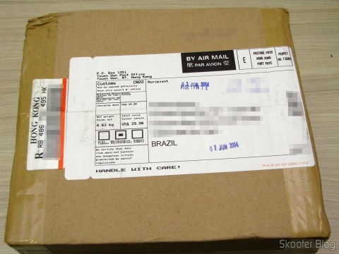 Embalagem da Play-Asia com a Playstation Move Charging Station