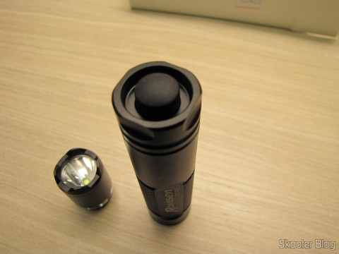 DealExtreme (DX): Mais 3 Lanternas Romisen Cree RC-R5 XP-G R5 300 Lumens 3 Modos, Preta, bateria AA ou 14500 13 Uma das 3 Lanternas Romisen Cree RC-R5 XP-G R5 300 Lumens 3 Modos, Preta, bateria AA ou 14500 (Romisen RC-R5 Cree XP-G R5 300-Lumen 3-Mode White Flash Light – Black (1 x AA / 1 x 14500))