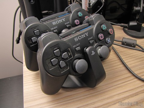 Official Dualshock 3 Charging Station (PS3) (SONY) em funcionamento