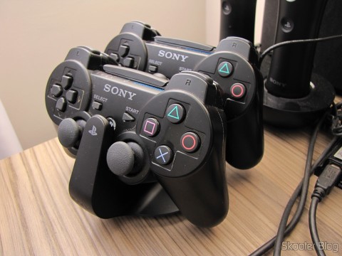 Official Dualshock 3 Charging Station (PS3) (SONY) em funcionamento