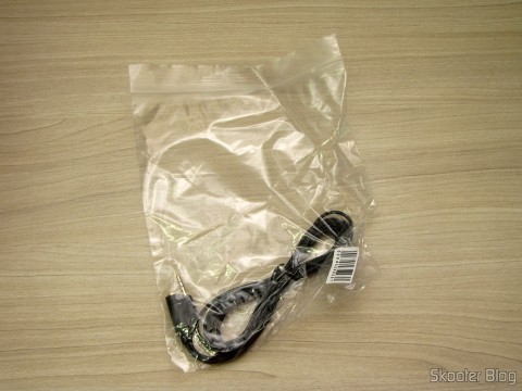 DealExtreme (DX): Cabo Extensor de Áudio 3.5mm (P2 fêmea - P2 macho) de 2 metros 6 Cabo Extensor de Áudio 3.5mm (P2 fêmea - P2 macho) de 2 metros (3.5mm Extension Audio Cable - Black (2M-Length)), em sua embalagem
