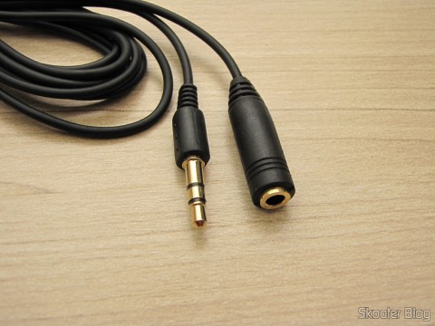 DealExtreme (DX): Cabo Extensor de Áudio 3.5mm (P2 fêmea - P2 macho) de 2 metros 8 Cabo Extensor de Áudio 3.5mm (P2 fêmea - P2 macho) de 2 metros (3.5mm Extension Audio Cable - Black (2M-Length))