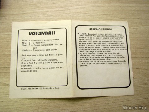 Manual do Cartucho de 4 Jogos Apple Vision com Ursinho Esperto, Tron, Pinball, e Volley