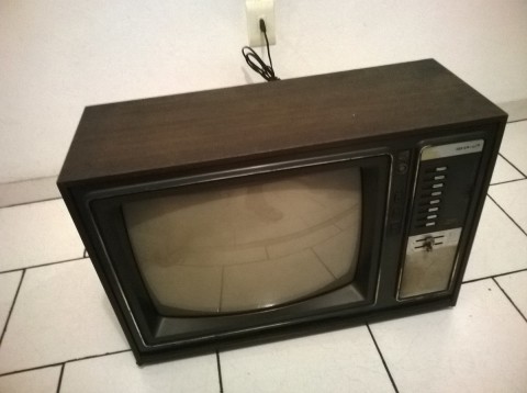 TV Sharp anos 70/80