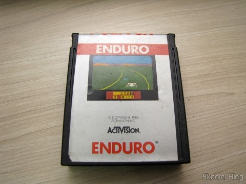 Cartucho Enduro que acompanha o Atari 2600