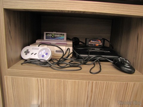 Nicho com Super Nintendo e Mega Drive IIII