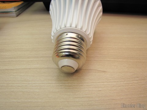 Lâmpada de Bulbo Branca com 9 LEDs 630lm 6500K 9W E27 100~240V AC (E27 9W 6500K 630lm 9-LED White Light Bulb (AC 100~240V))