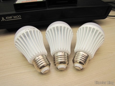 As 3 Lâmpadas de Bulbo Brancas com 9 LEDs 630lm 6500K 9W E27 100~240V AC (E27 9W 6500K 630lm 9-LED White Light Bulb (AC 100~240V))