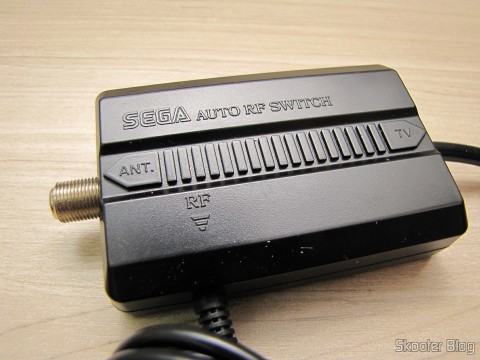 Cabo de RF e comutador automático do Sega Genesis