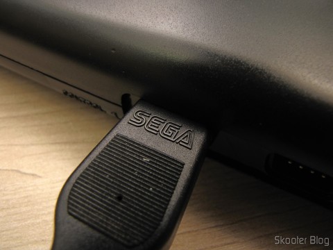 O plug do joystick original do Sega Genesis
