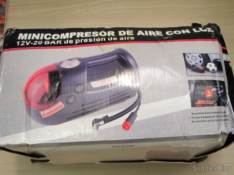 DealExtreme (DX): Mini Compressor/Bomba de Ar para Carro 12V 7 Mini Compressor/Bomba de Ar para Carro 12V (Mini Car Air Pump Compressor Tire Gauge - Black + Silver (DC 12V)), em sua embalagem
