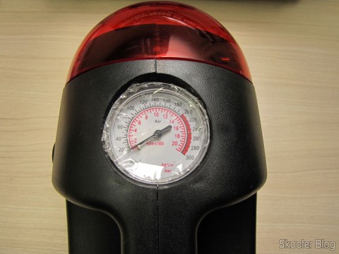 DealExtreme (DX): Mini Compressor/Bomba de Ar para Carro 12V 11 Mini Compressor/Bomba de Ar para Carro 12V (Mini Car Air Pump Compressor Tire Gauge - Black + Silver (DC 12V))