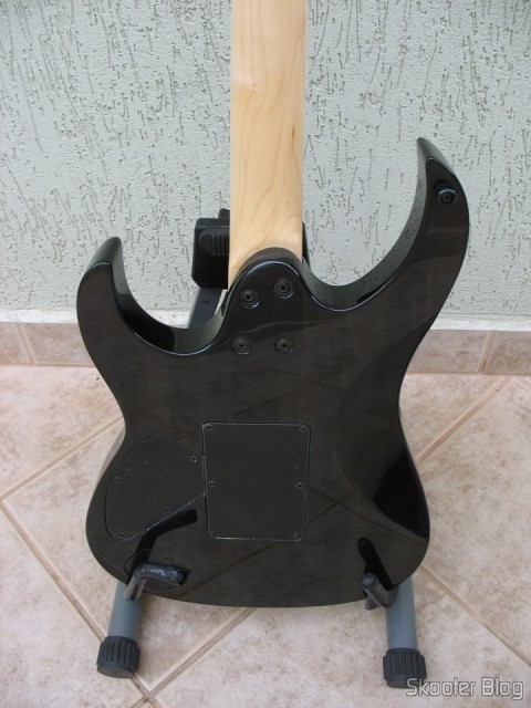 Guitarra Cort X-11: parte traseira do corpo
