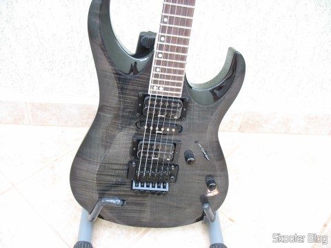 Guitarra Cort X-11: parte dianteira do corpo