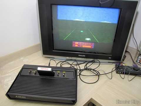 A Fonte de Alimentação para Atari 2600 da Retro-bit em funcionamento