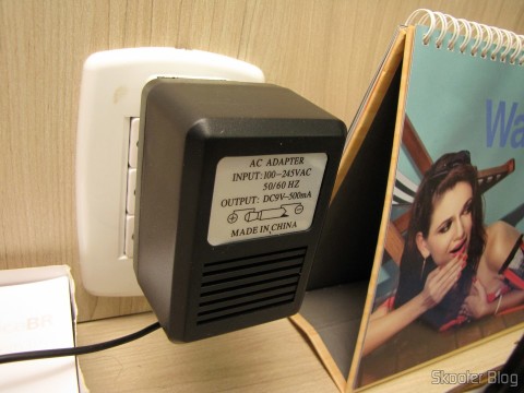 A Fonte de Alimentação para Atari 2600 da Retro-bit em funcionamento