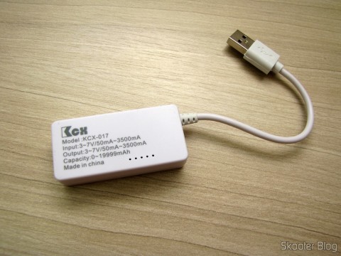 Testador de Tensão, Corrente, Carga e Transmissão de Dados USB com display LCD (LCD Display USB Power Charger Data Transmit Current Voltage Tester + Capacity Tester – White),