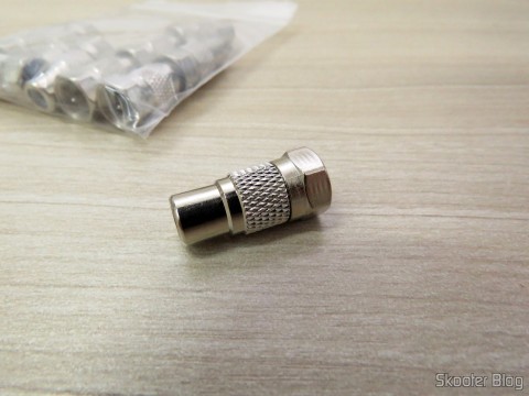 Um dos 10 Adaptadores F Macho para RCA Fêmea