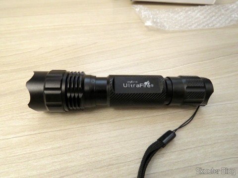 Lanterna Ultrafire 503B 860 lúmens, 5 Modos, Branca, com Zoom, LED Cree XM-L T6