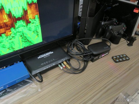 eBay: Switch SCART RGB de metal com 3 entradas e 1 saída 27 Framemeister XRGB-mini realocado para dar espaço para o Switch SCART RGB de metal com 3 entradas e 1 saída, em funcionamento